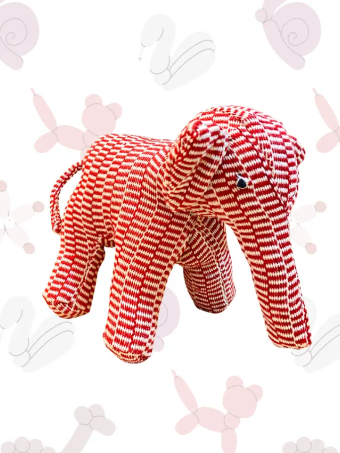 Elefant i rødt og krem